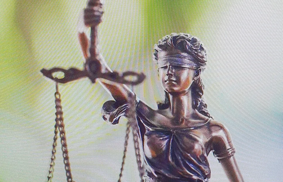 가정폭력 피해자 청소년을 도왔는데 고소를 당했다면, 실종아동법변호사 주말 상담