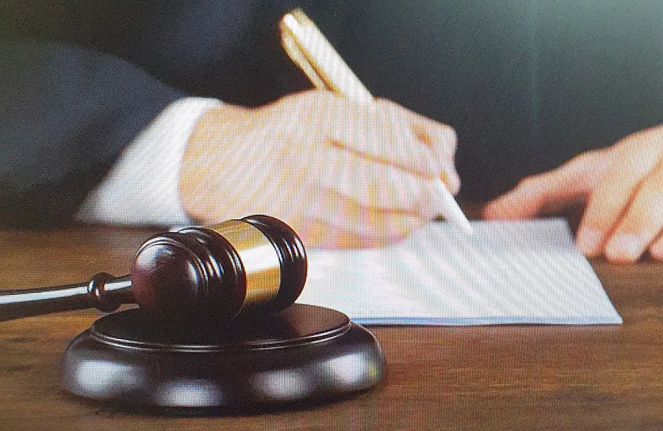 가정폭력 피해자 청소년을 도왔는데 고소를 당했다면, 실종아동법변호사 주말 상담