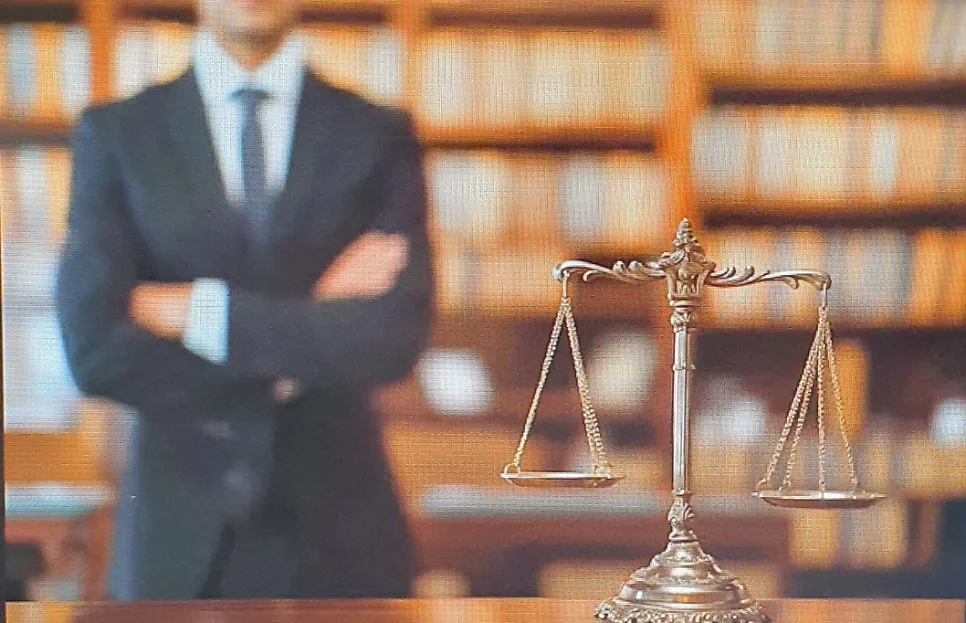 학원 강사 아동 학대 혐의를 받게 되었다면, 논현형사전문변호사 전화 상담
