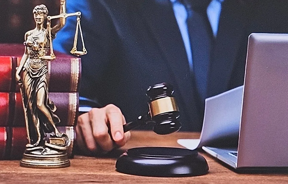 상속소송변호사, 유언장무효소송 내 몫을 되찾기 위해
