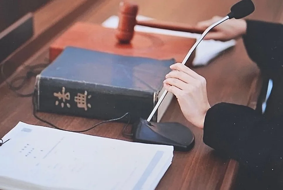 남자친구 성관계영상유포협박으로 헤어지지 못하고 있다면, 안전이별변호사 상담