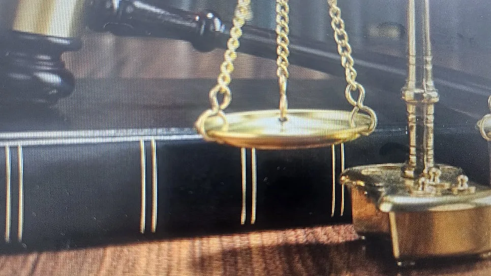 선정릉역이혼전문변호사가 알려주는 남편 여사친 동창회불륜 이혼소송과 위자료 청구는